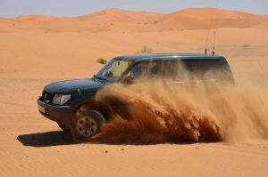 siente la aventura de viajar en todoterreno por el desierto del Sahara